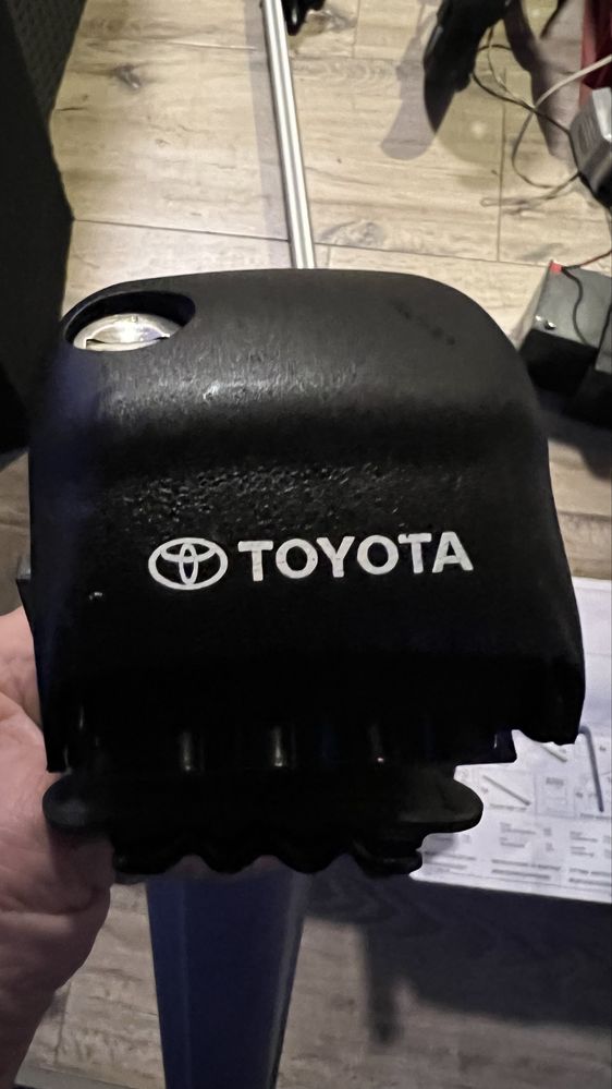 Bare transversale portbagaj Toyota Avensis Mitsubishi