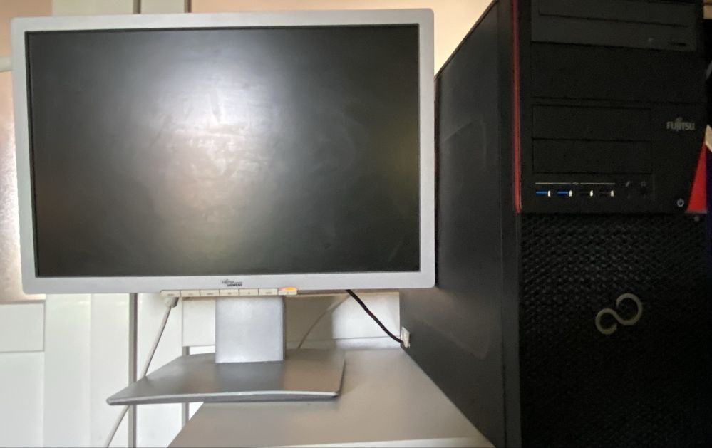 vand calculator pentru gaming/scoala cu monitor