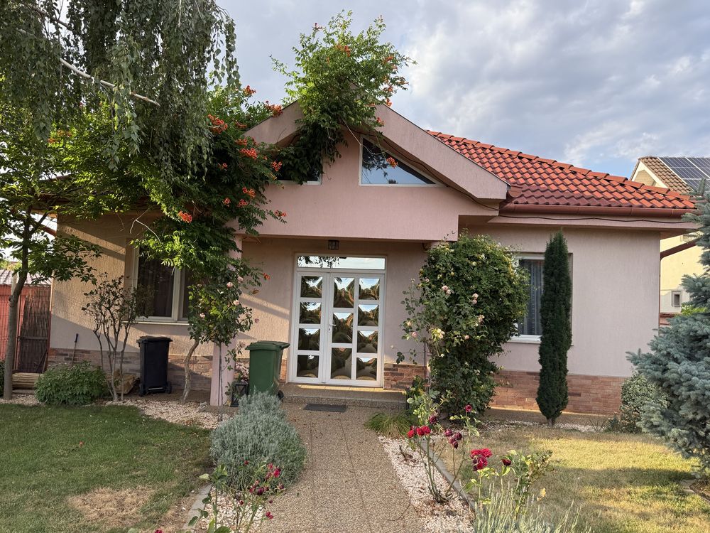 Casa de inchiriat in santandrei ( oradea )