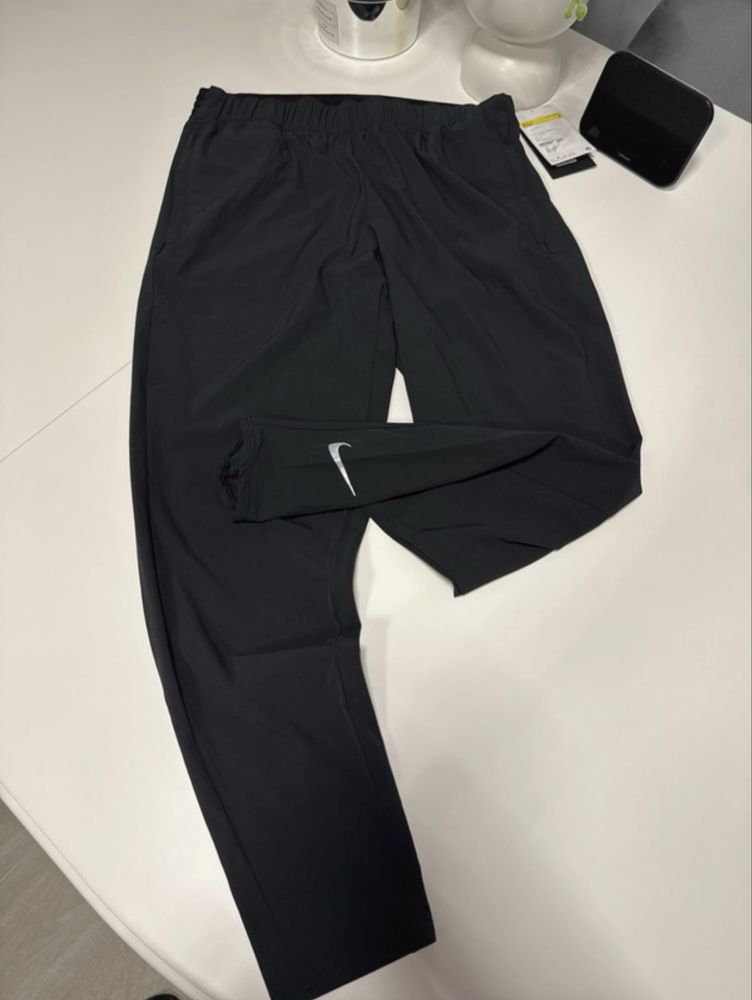 Pantaloni nike dama