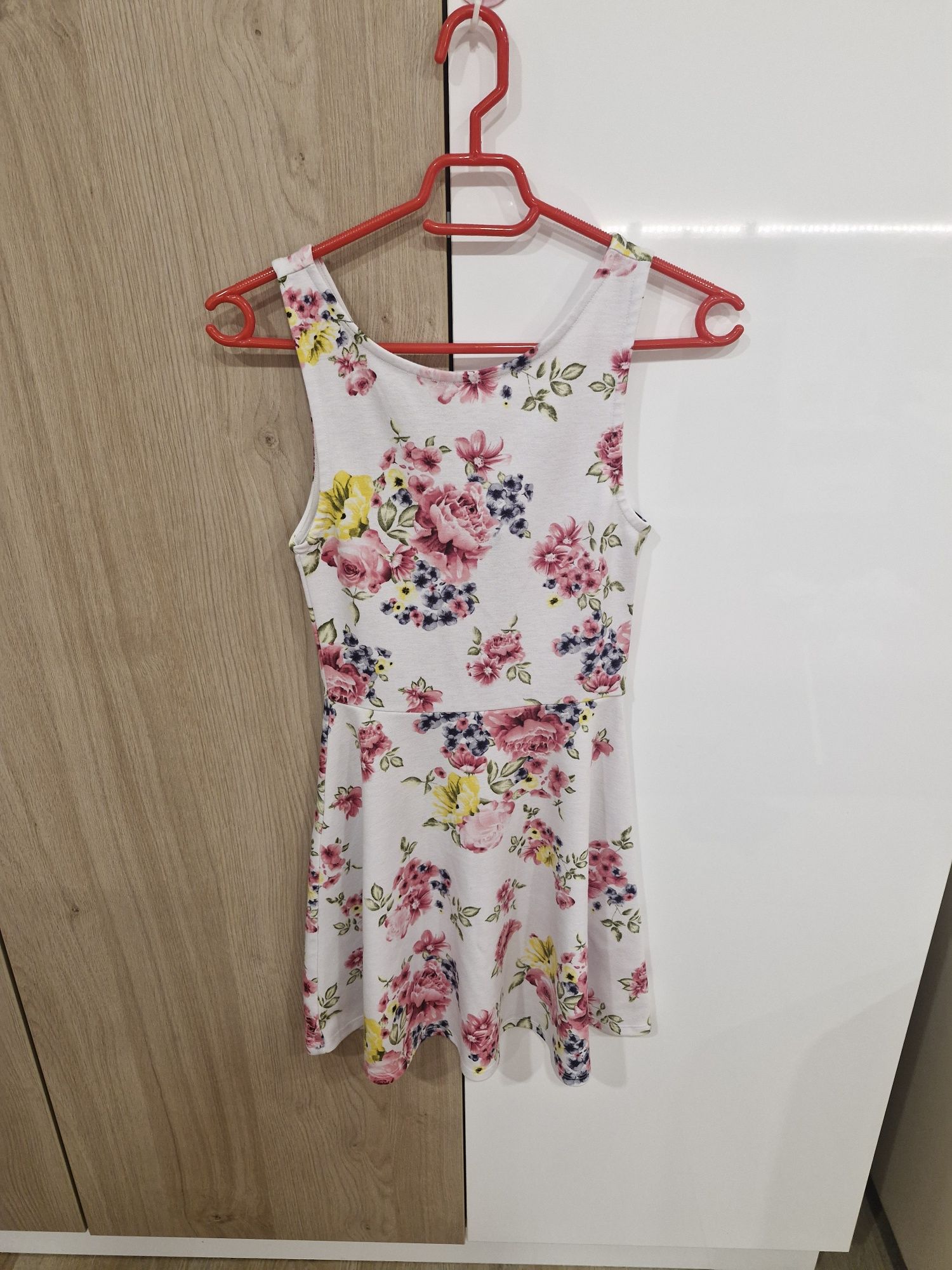 Rochie elegantă florală, spate Model V