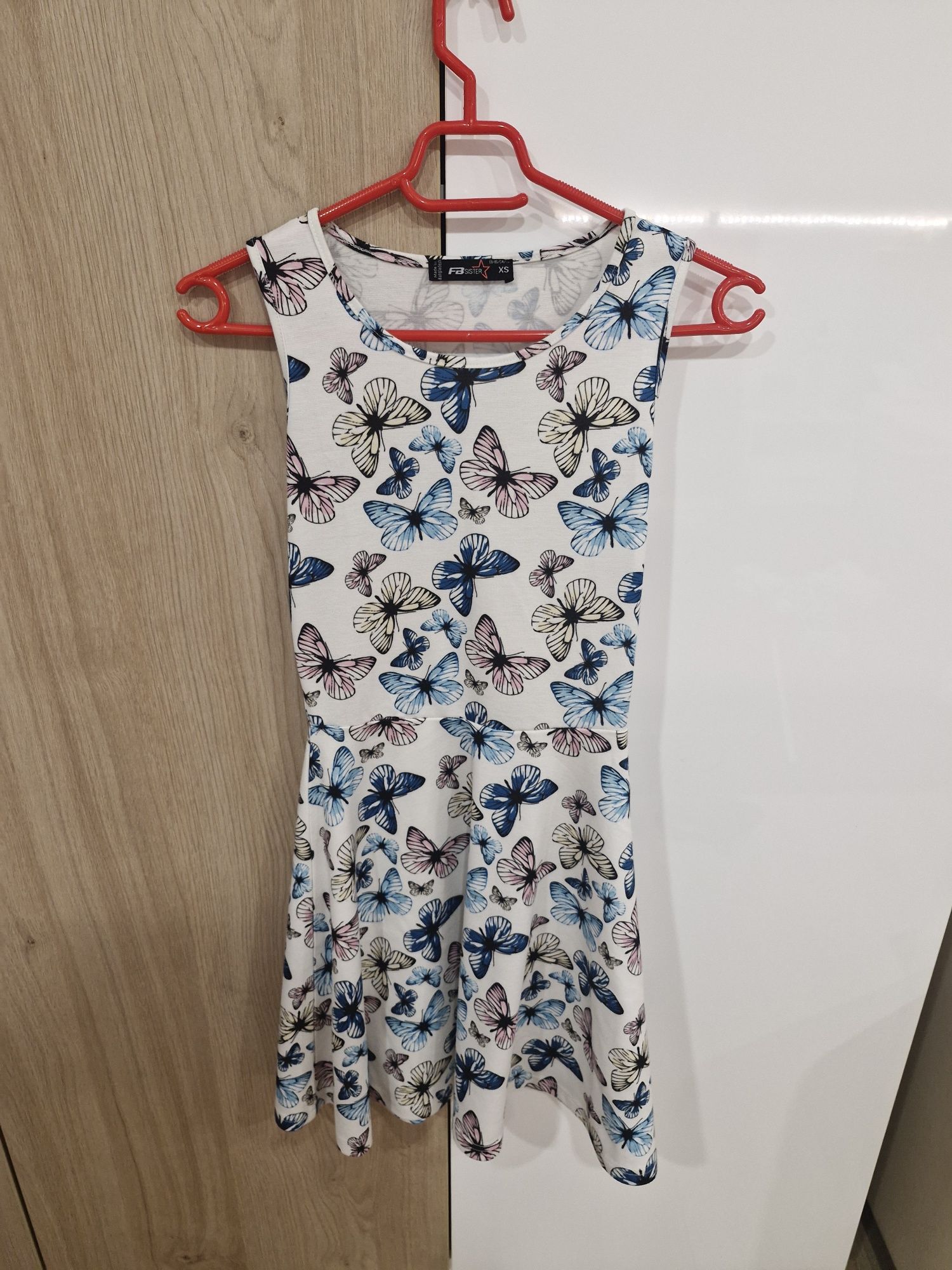 Rochie cu imprimeu fluturi eleganta
