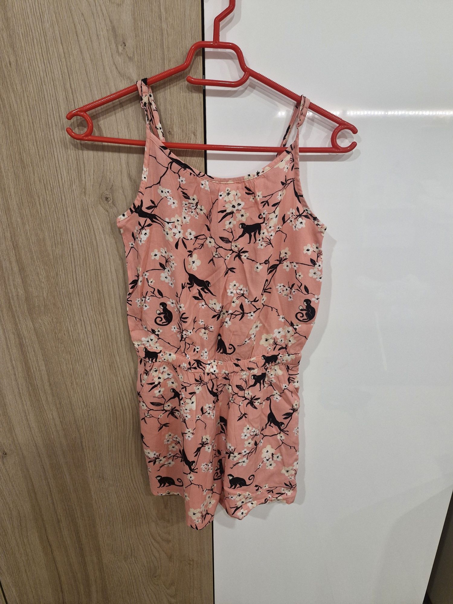 Salopeta fete cu pantaloni scurti