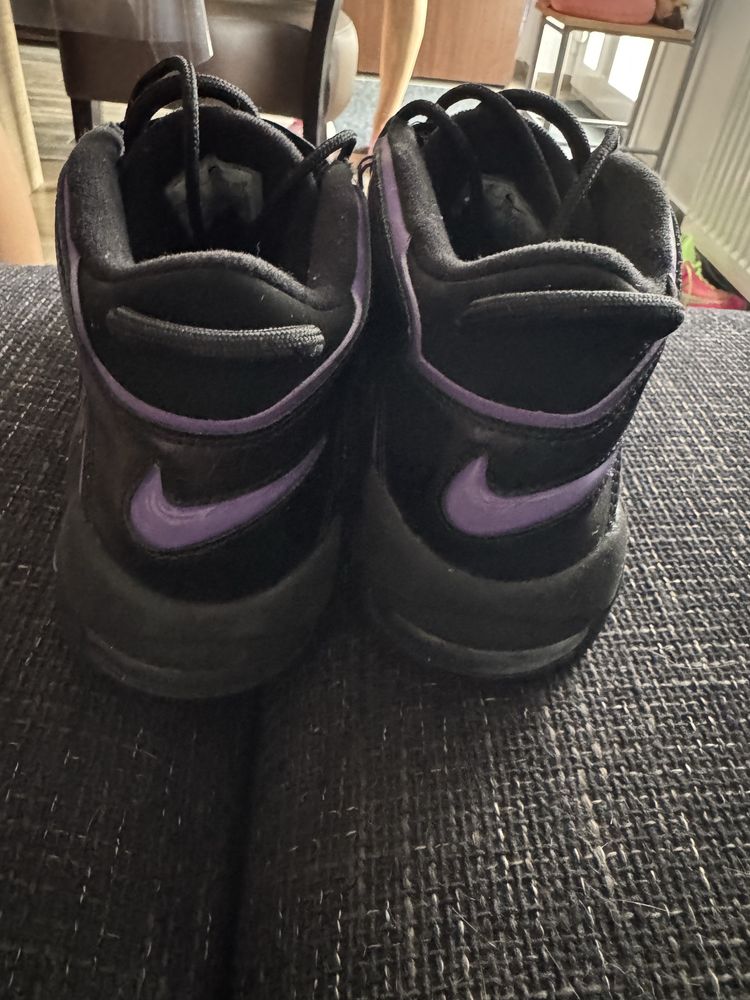 Adidasi nike uptempo 40/41