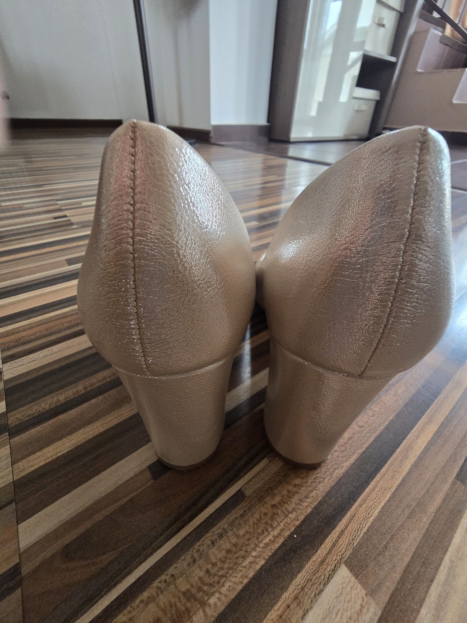 Pantofi  eleganti