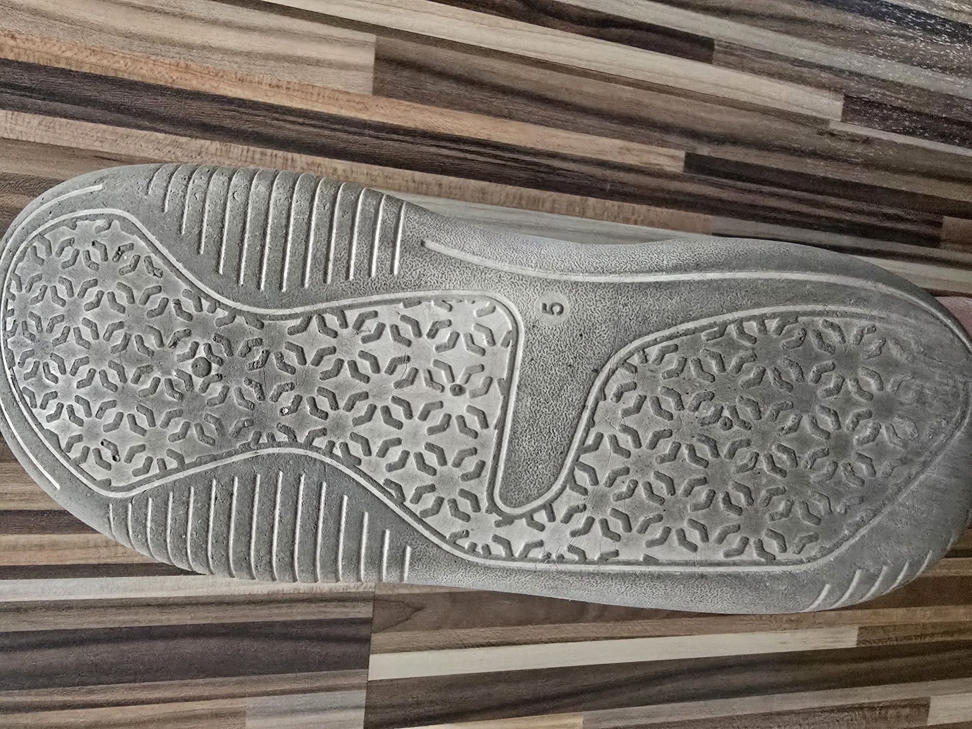 De vanzare sneakers