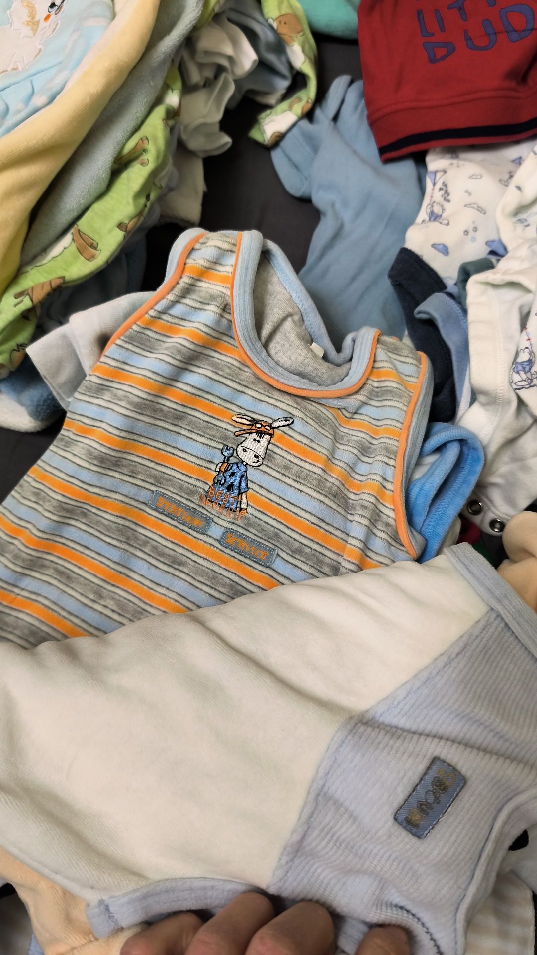 Lot 35 hăinuțe bebeluș • 0-6 luni • Multibrand