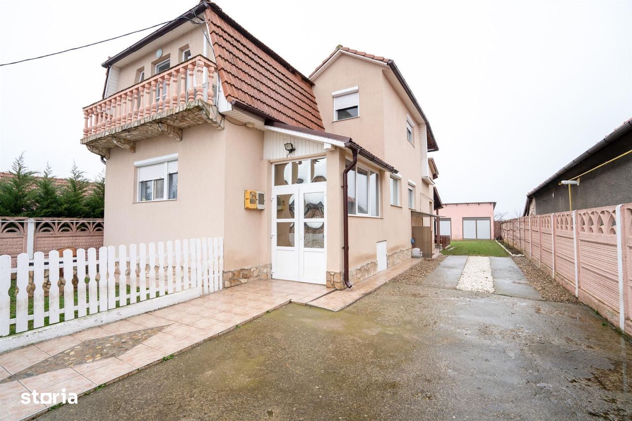 Casă cu 4 camere și 1000 mp teren Sântandrei