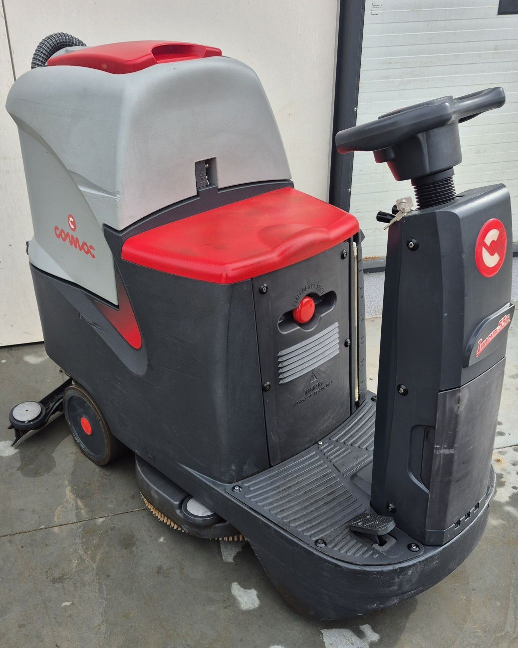 Masina de spălat pardoseli Comac Innova 55B