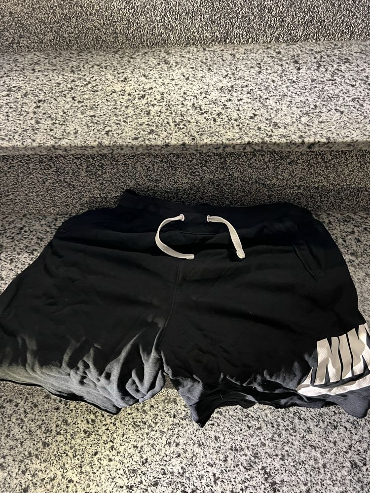 Pantalnoi nike scurti