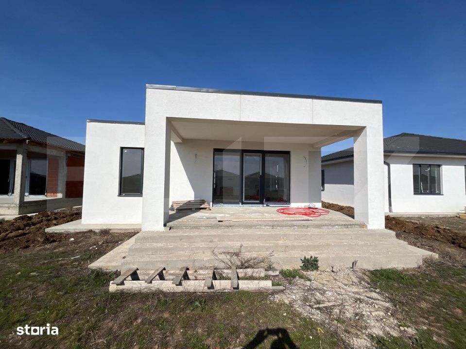 De vanzare casa in Santandrei cu gard de imprejmuire din placi de beto