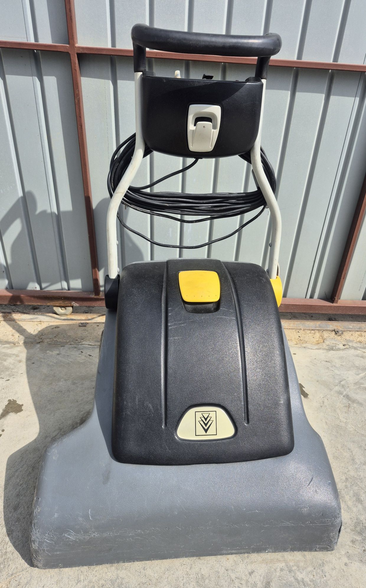Aspirator mocheta covoare Karcher CV 66/2