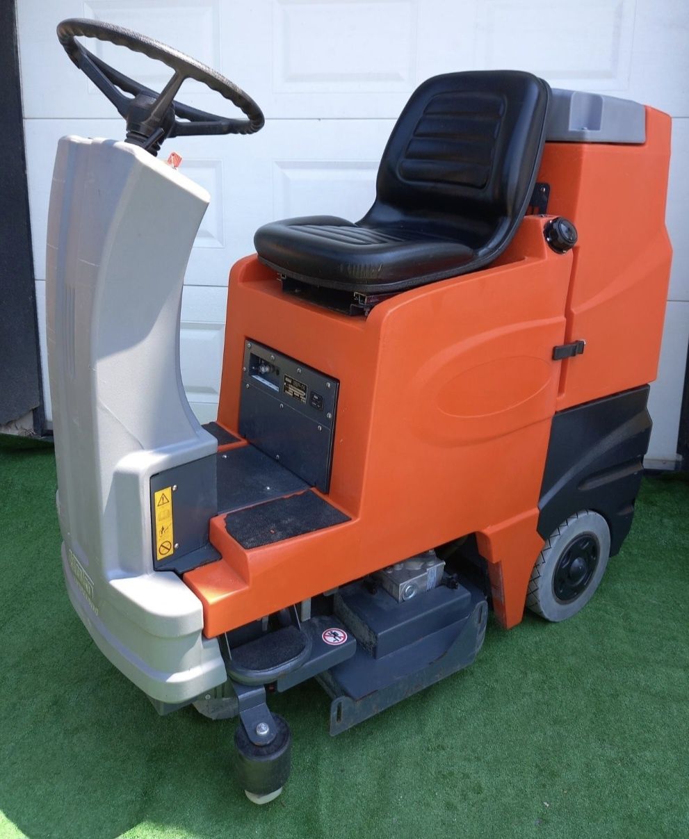 Masina de spălat pardoseli Hako B100