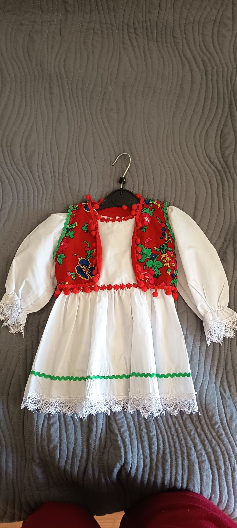 Rochiță tradițională pt copii de 1 an,inspirata din portul românesc.