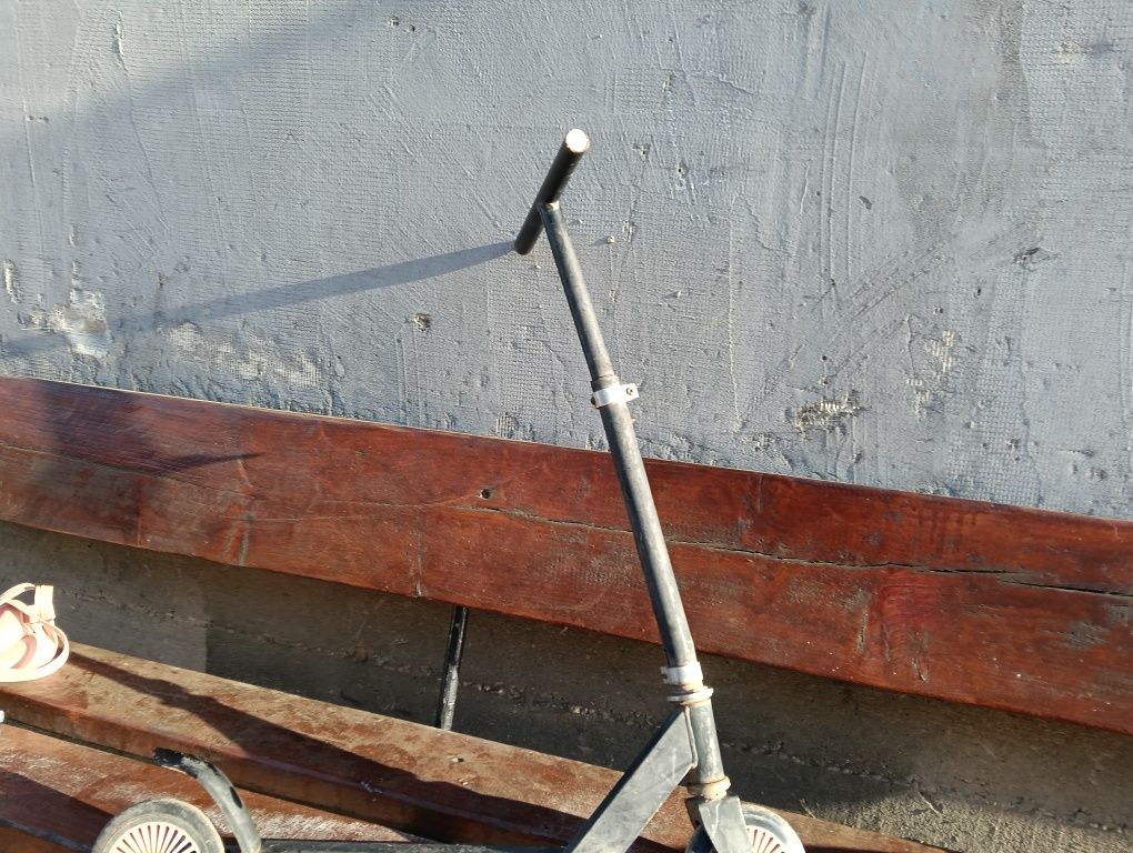 Trotinetă umpic folosita dar foarte buna!