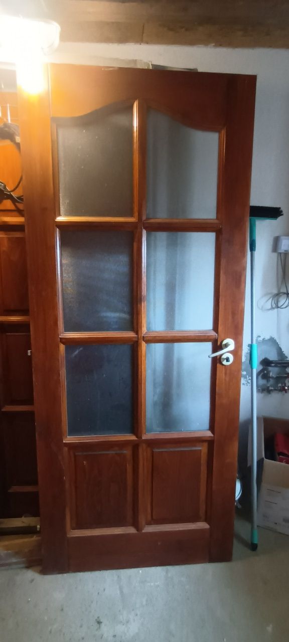 Uși din lemn interior