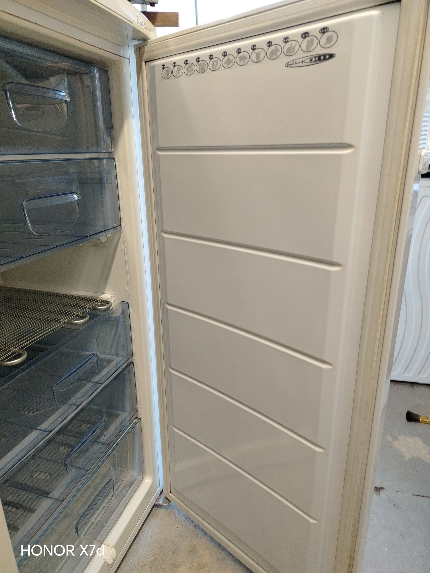 Congelator hansa cu 6 rafturi