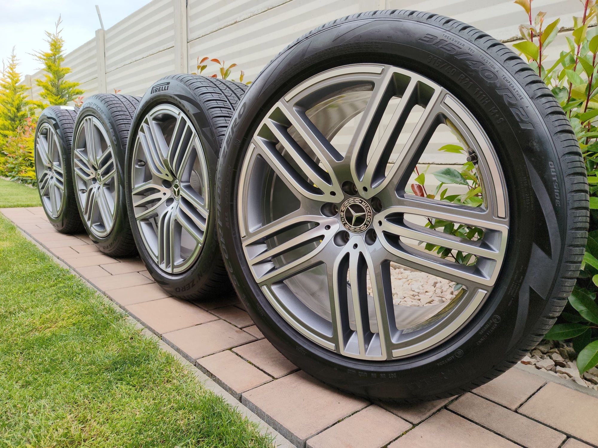 Vând jante Mercedes GLS/ GLE/GLE coupe W167  pe 21" originale anvelope Pirelli all season  noi