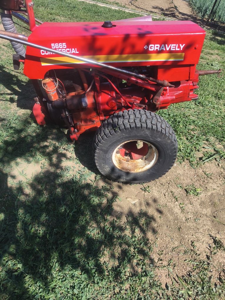 Vând motocultor Gravely 5665 COMMERCIAL