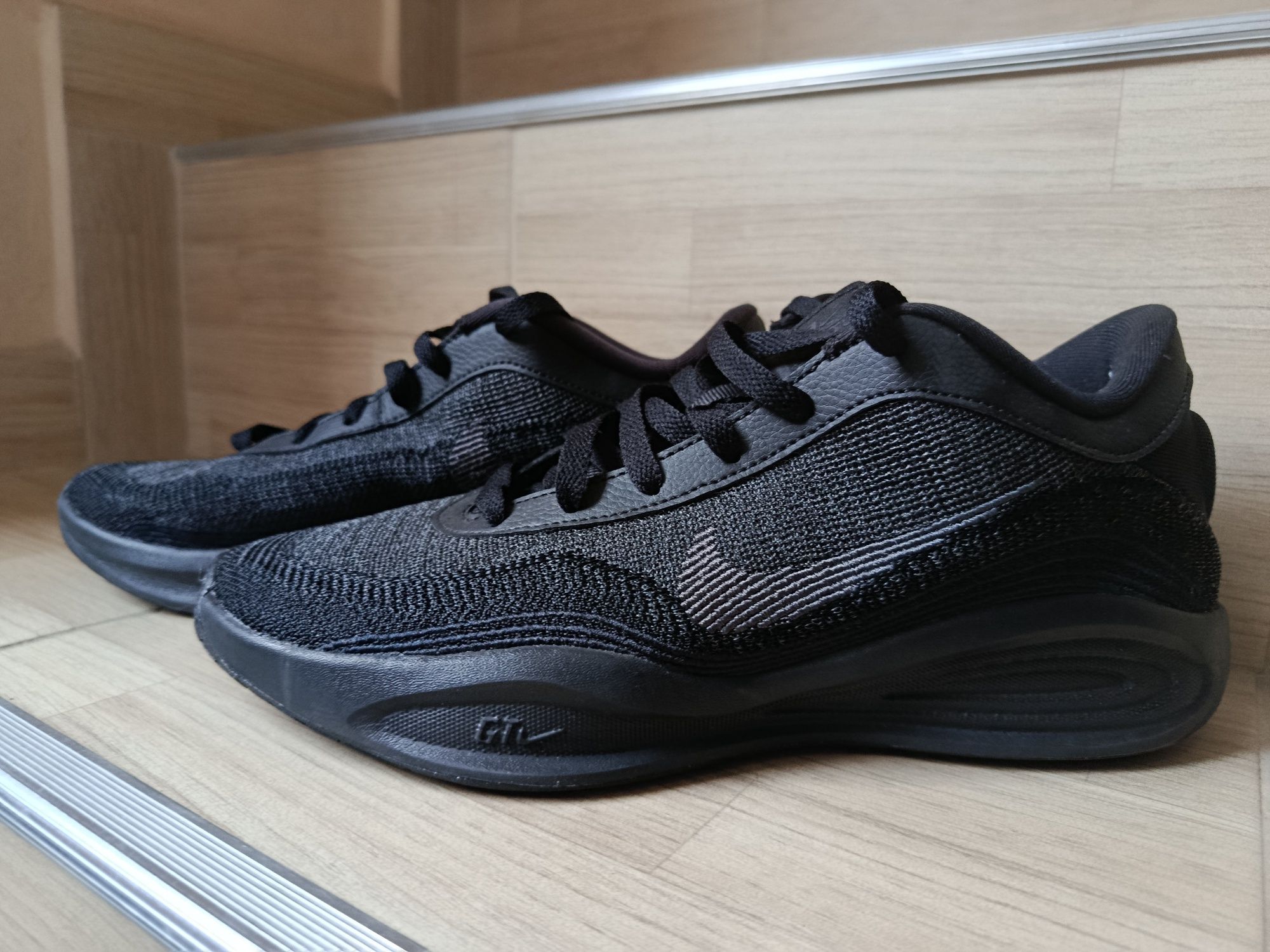 Nike GT Hustle Academy 43