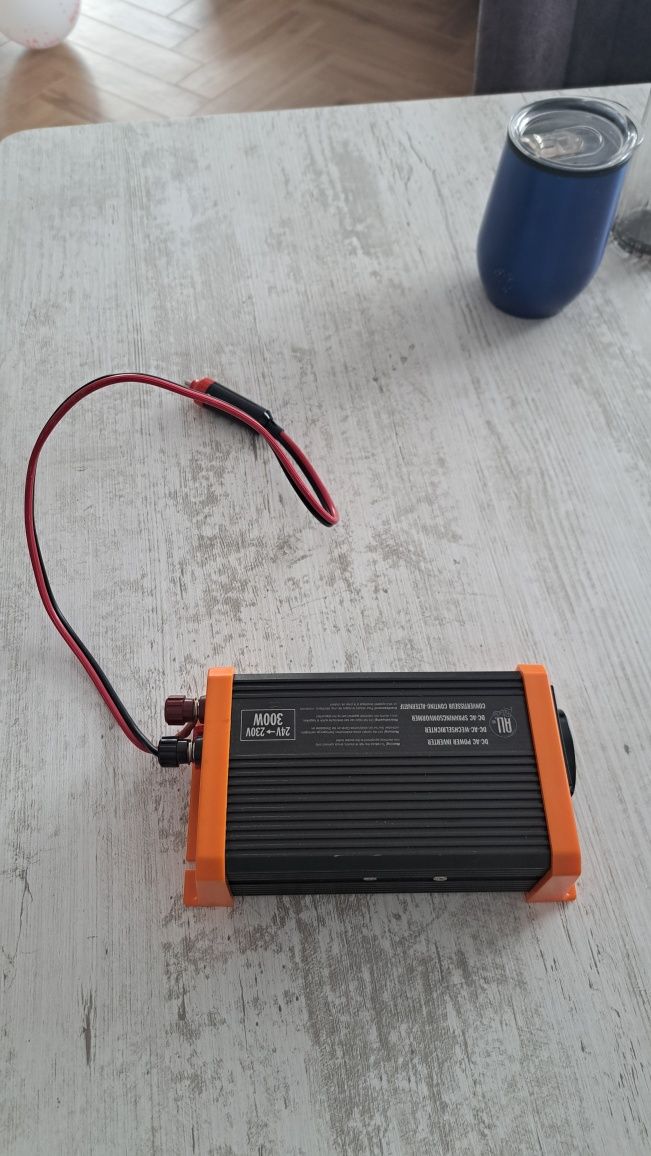 Vănd convector încărcartor pt telefon sau leptop cumpărat din Germania folosit de 10 ori maxim
