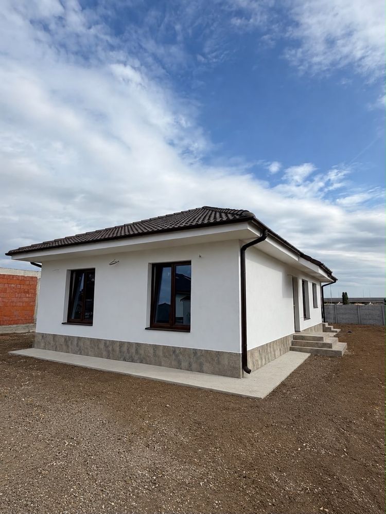 3 camere in Santandrei, la pret de apartament.