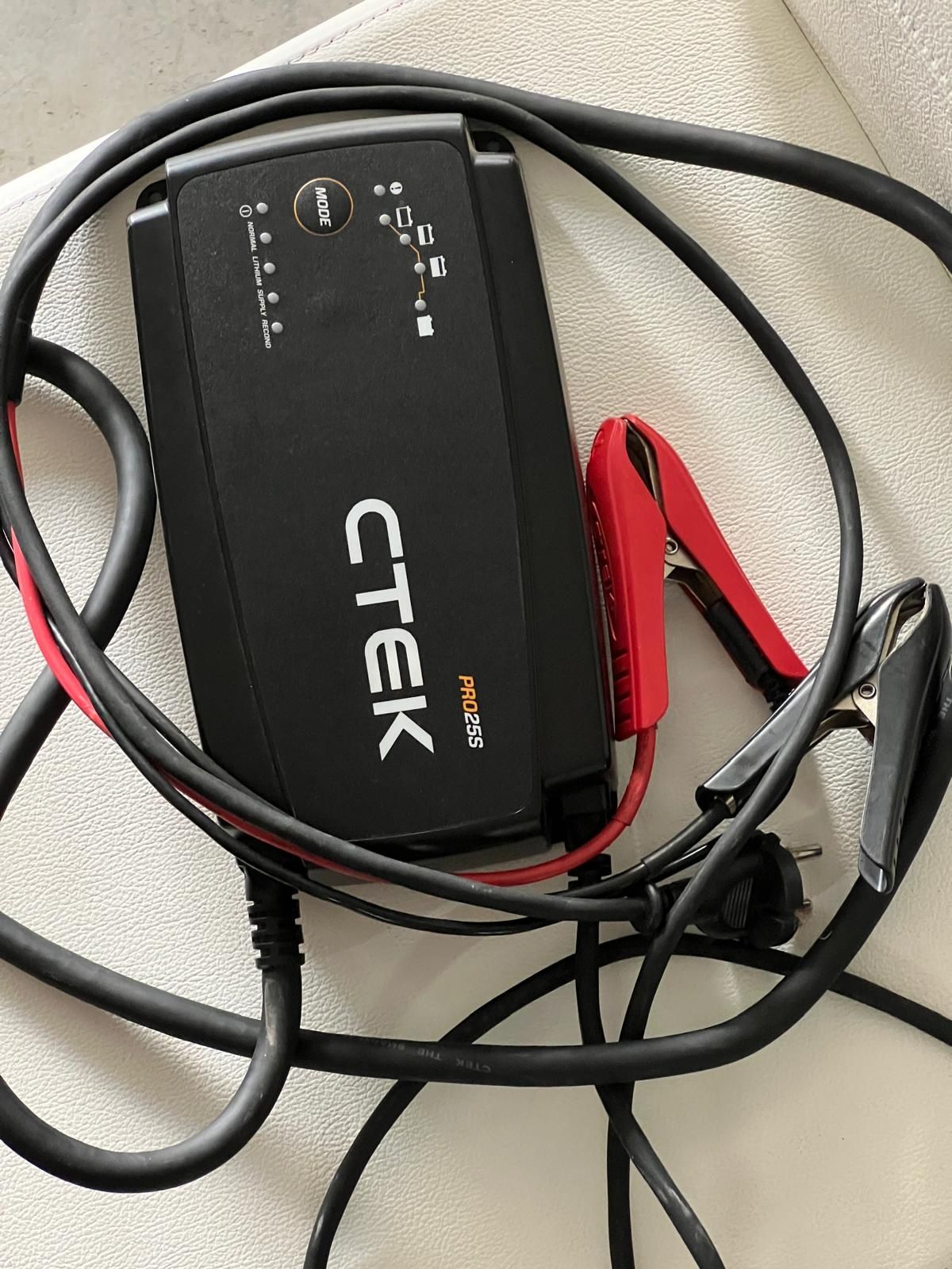 Redresor Ctek pro25 s