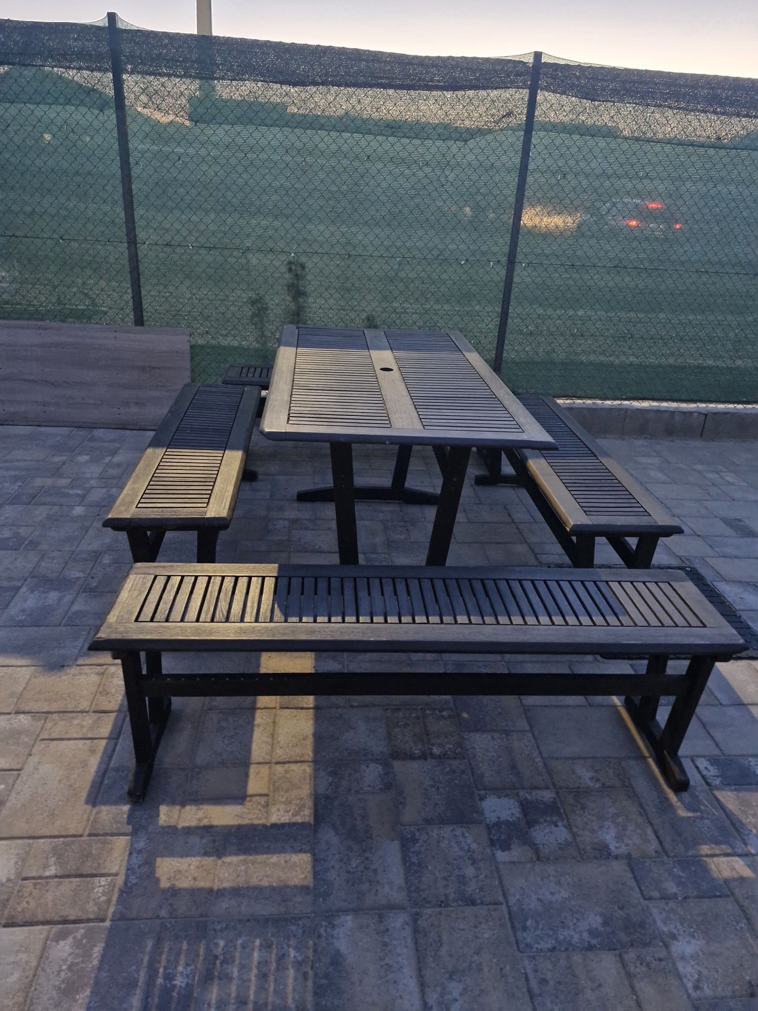 Mobilier de gradina din lemn