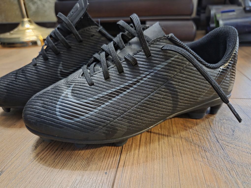 Ghete fotbal Nike 35.5
