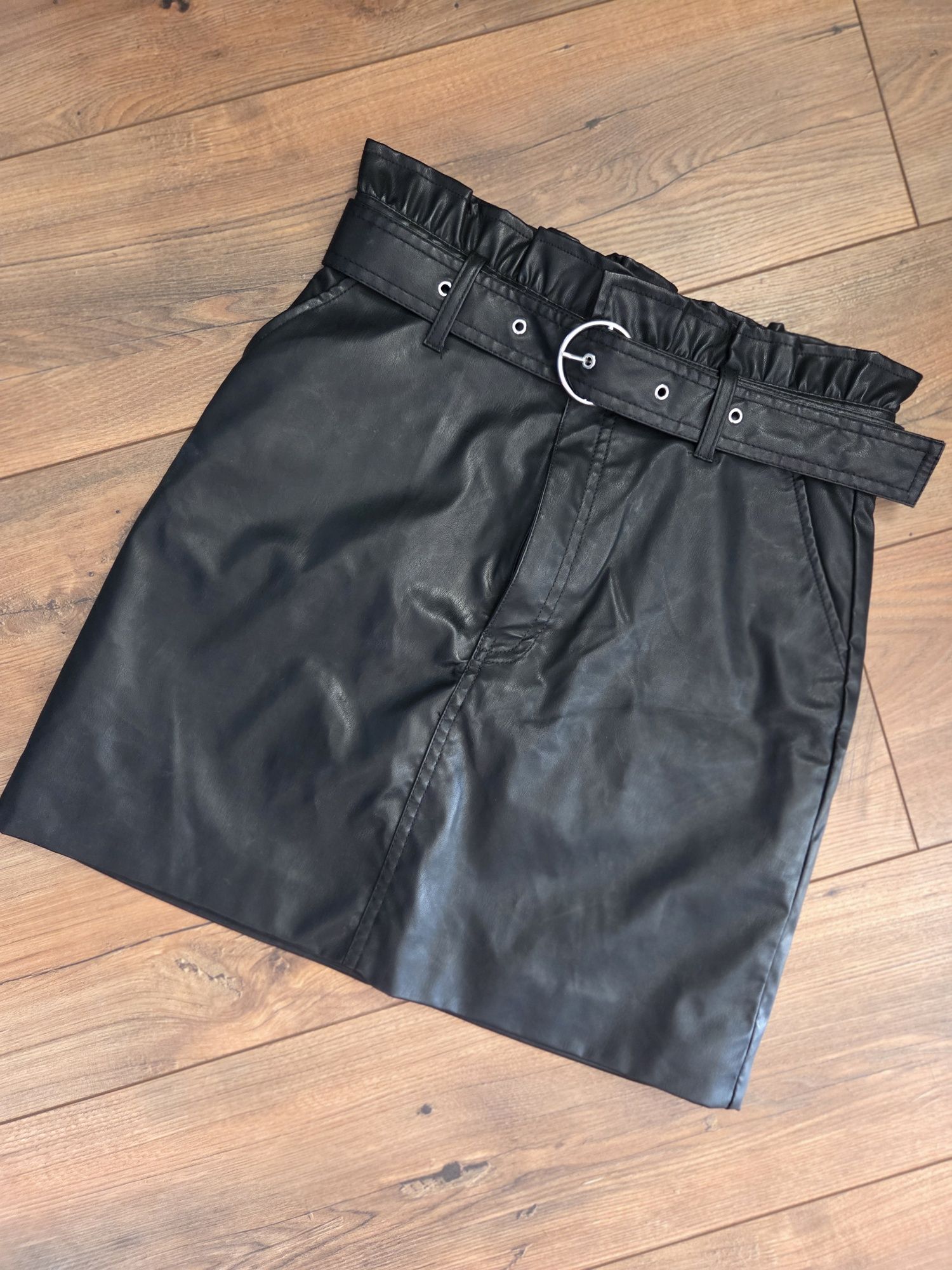 Fusta piele H&m marimea 38