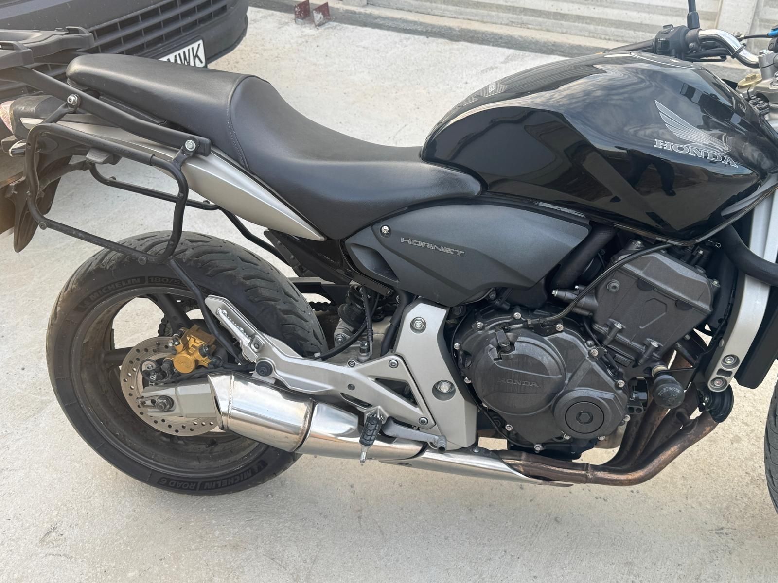 Honda CB 600F Hornet motocicleta nu are lovituri, cazaturi, baterie noua, cauciucuri noi