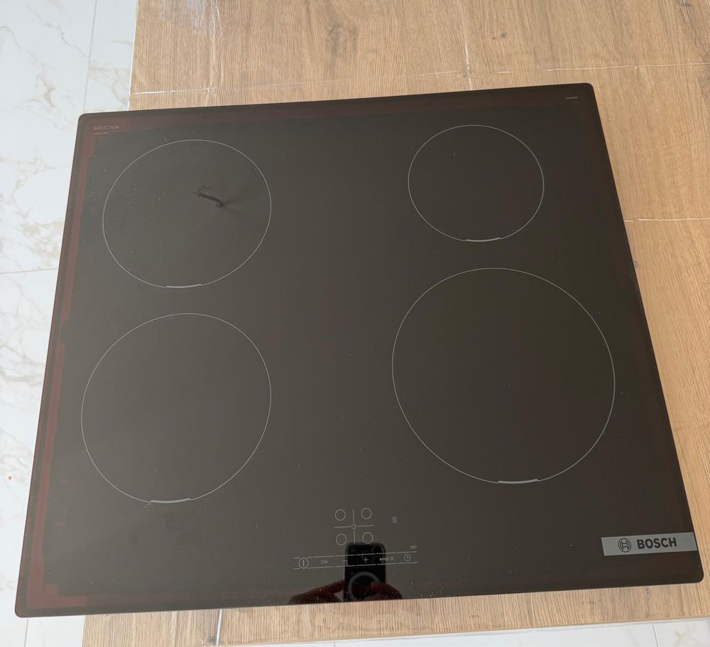 Plita cu inductie Bosch PUE611BB5E, 4 zone, 60 cm - noua, Nefolosita