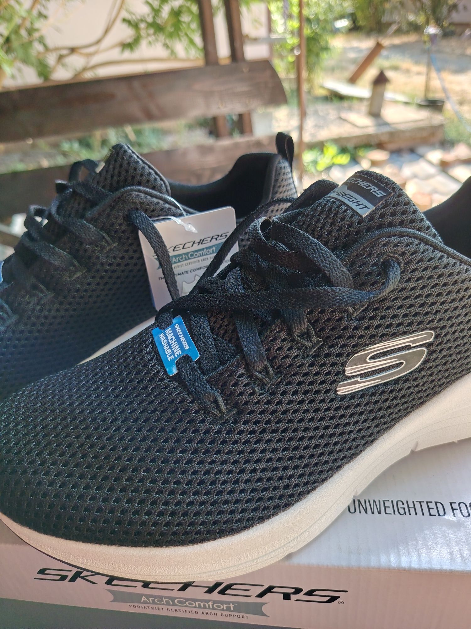Pantofi sport dama Skechers, noi