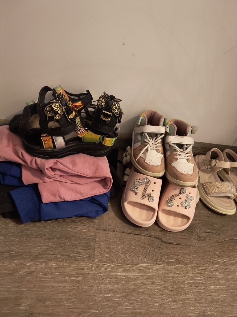Hăinuțe fetita 9-10 ani