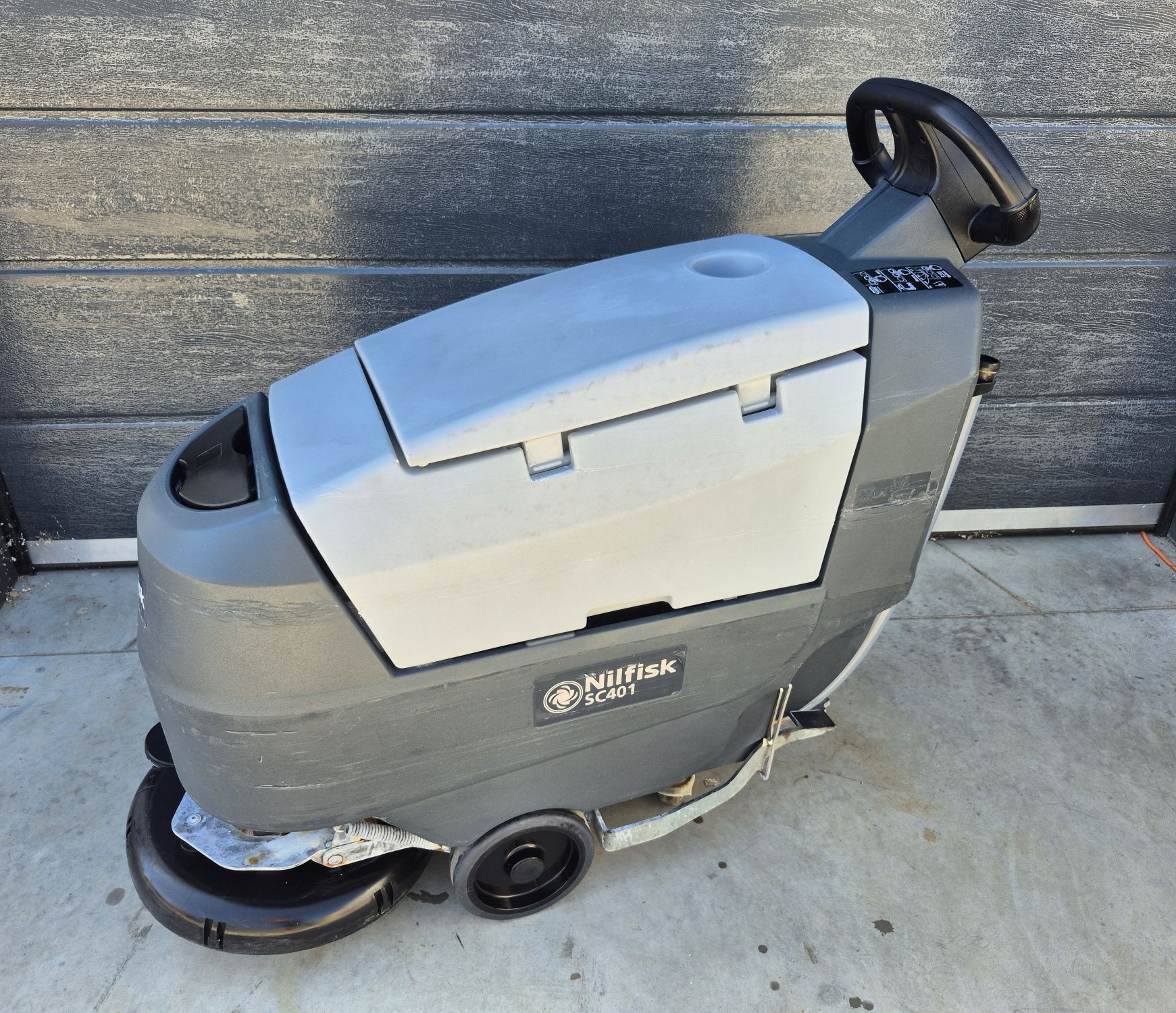 Masina spalat pardoseli Nilfisk SC 401