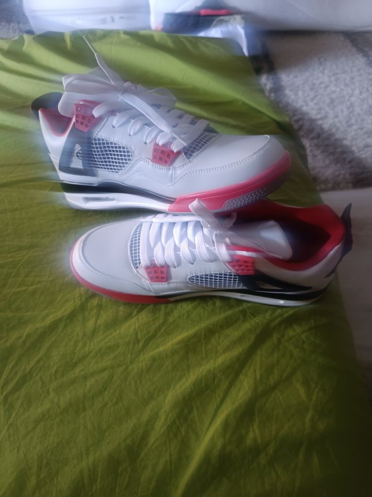 Jordan Patru Retro 4