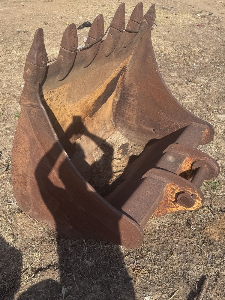 Vand cupe excavator