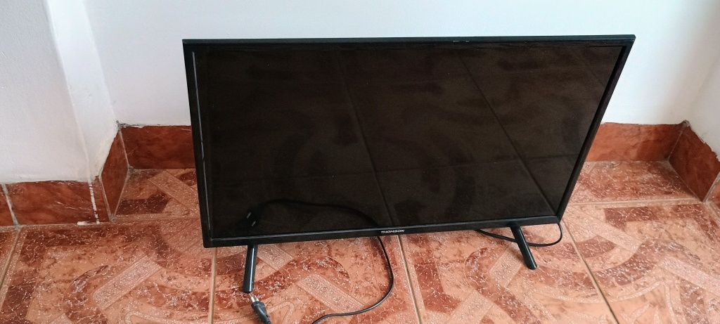 Televizor cu diagonala de 64