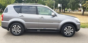 SANGYONG rexton 4x4 FABR.2014 cu 138000 KM REALI motor 2000 cm diesel CU 7 LOCURI