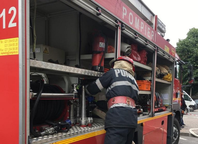 Incendiu la fabrica Vernicolor din Palota: 12 angajaţi au fost evacuaţi