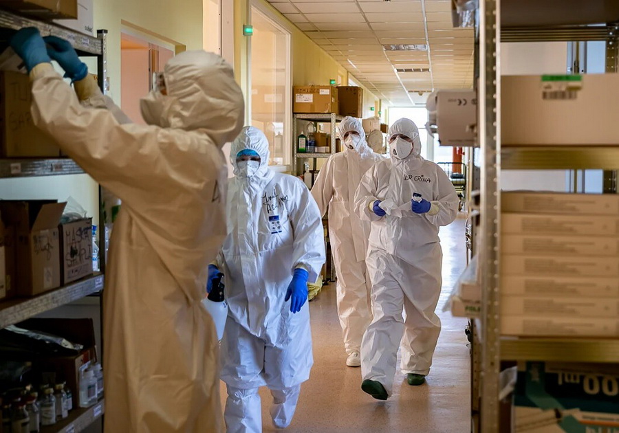 18 noi decese cu Covid-19, înregistrate în Bihor. Creşte şi numărul îmbolnăvirilor, Sântandrei şi Nucet revin în "scenariul roşu"