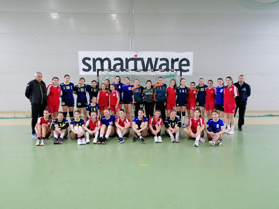 Fetele de la HCM Tonic -Crişul au câştigat turneul de handbal feminin de la Sântandrei