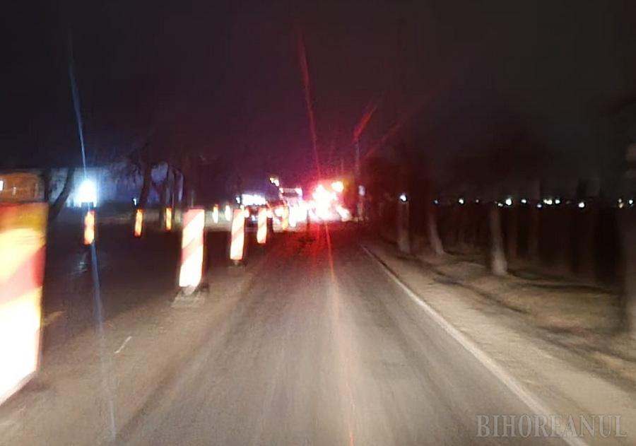 Accident pe Calea Sântandreiului: o maşină a intrat în stâlp, o persoană a fost dusă la spital