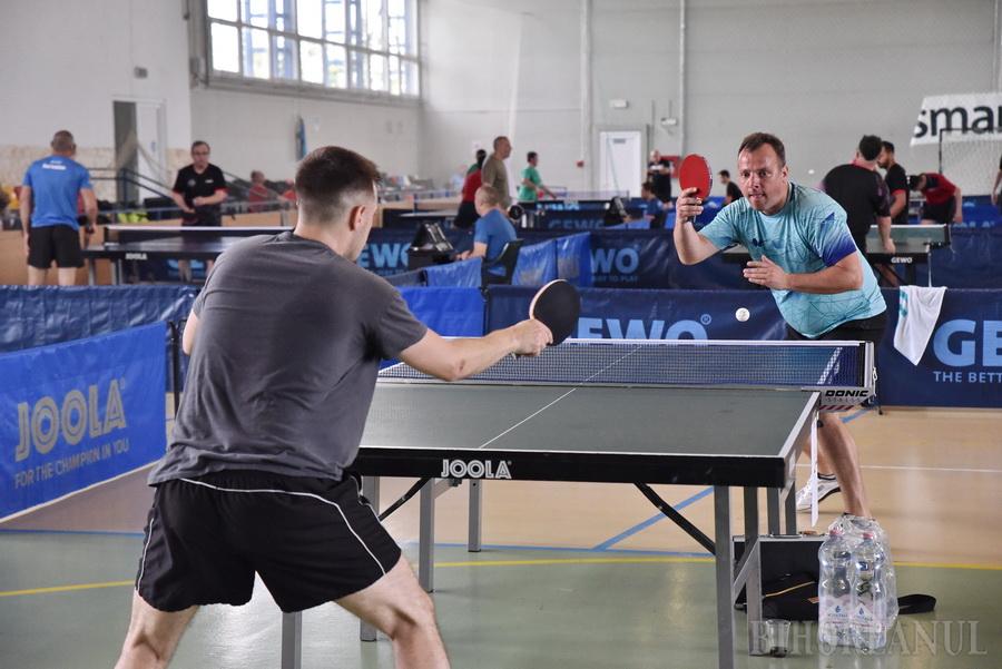 Campionatul național de tenis de masă de la Sântandrei: Bihorenii pe podium la toate categoriile (FOTO)