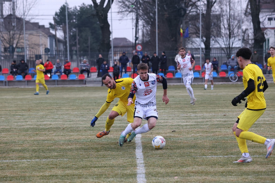 FC Bihor a surclasat Crişul Sântandrei, cu 7-1, în primul amical disputat pe iarbă naturală (FOTO)