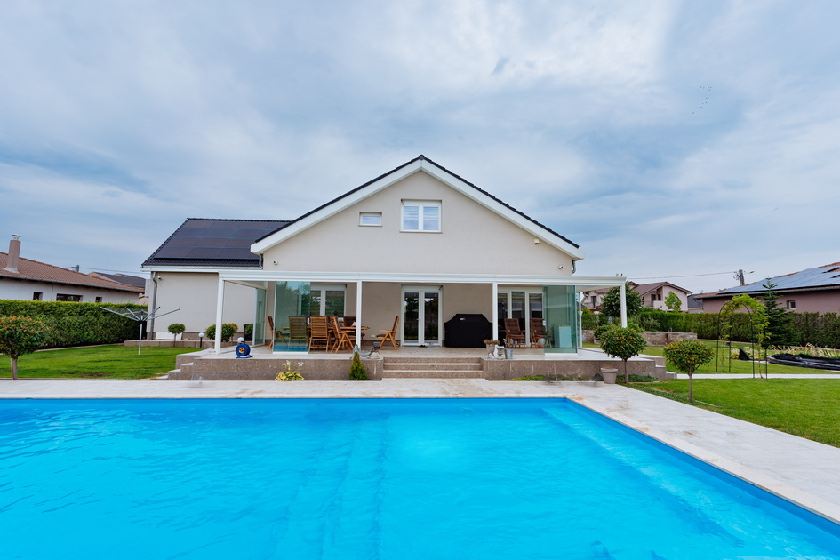 Aproape 1.000.000 de euro pentru o casă în Sântandrei: O ofertă exclusivistă sau o provocare pentru piața imobiliară din Bihor? (FOTO)