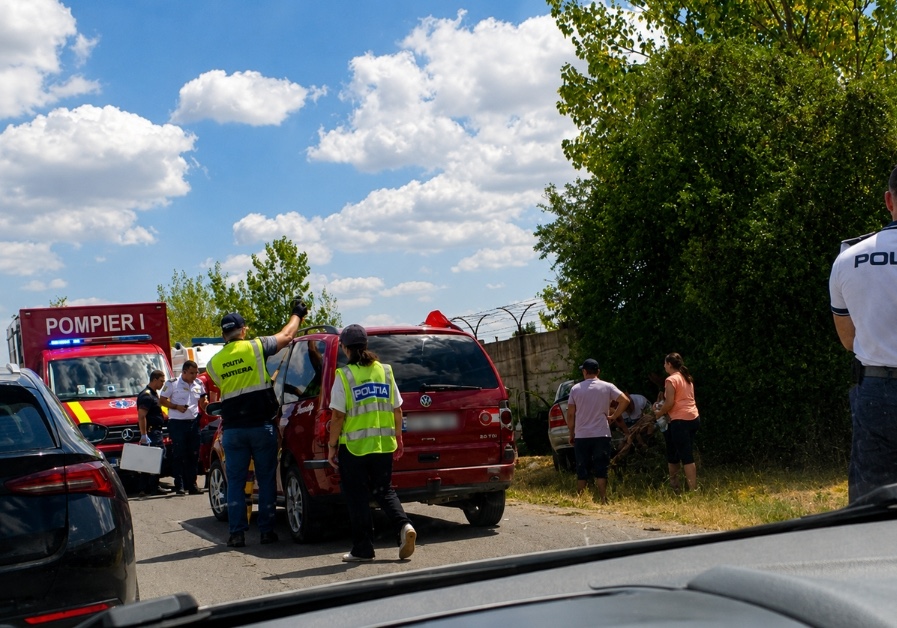 Cum s-a produs accidentul mortal din Palota: La volanul unui Opel, un tânăr de 24 de ani a lovit o mașină oprită și s-a izbit de un gard